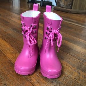 Pink gap rain boots/snow boots size 5/6 toddler